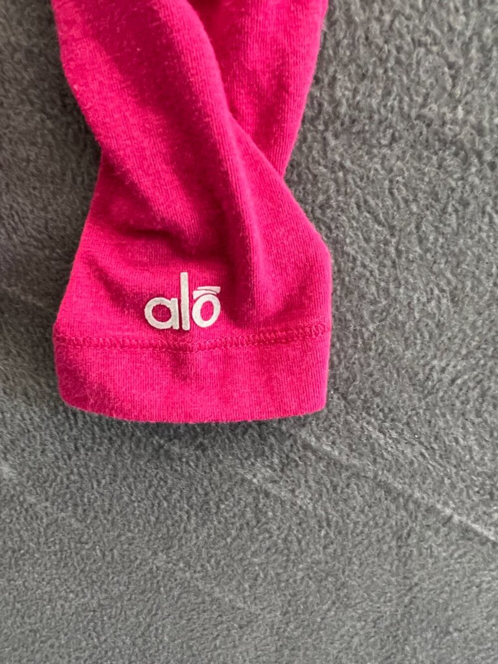 Alo Women’s Hot Pink Hooded Long-Sleeve Tee Top XS - Picture 6 of 9